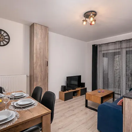 Apartwro 8th - Square, Railway Station * Vratislav