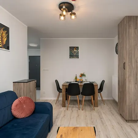 Apartwro 8th - Square, Railway Station Apartman *