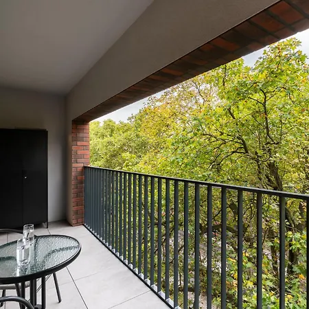 Apartwro 8th - Square, Railway Station Vratislav