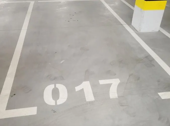 Apartwro 8th - Square, Railway Station