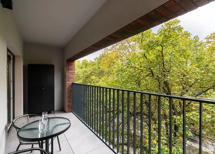 Apartwro 8th - Square, Railway Station Vratislav